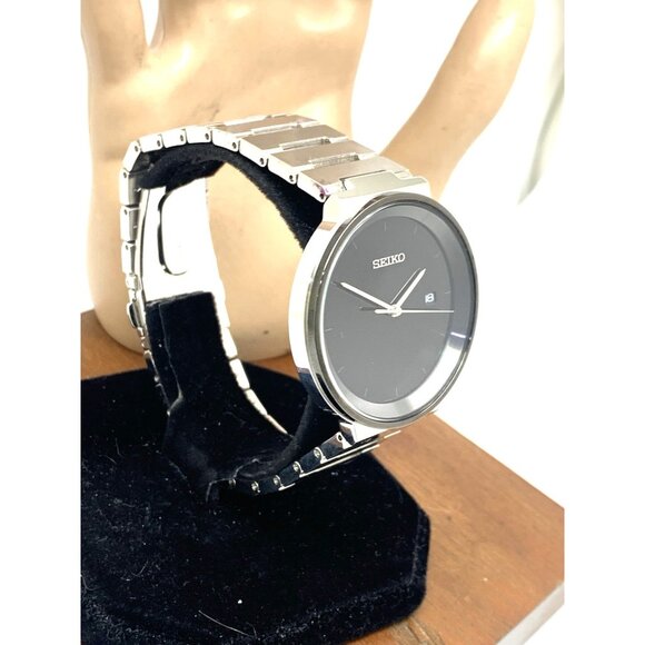 Seiko Men's Watch SUR485 Quartz Black Dial Date Silver Stainless Steel 40mm - Picture 14 of 14